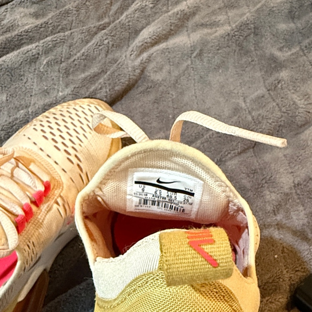 Women’s Nike Air Max Beige, orange, pink & yellow Sneakers, size 9. - Picture 6 of 7